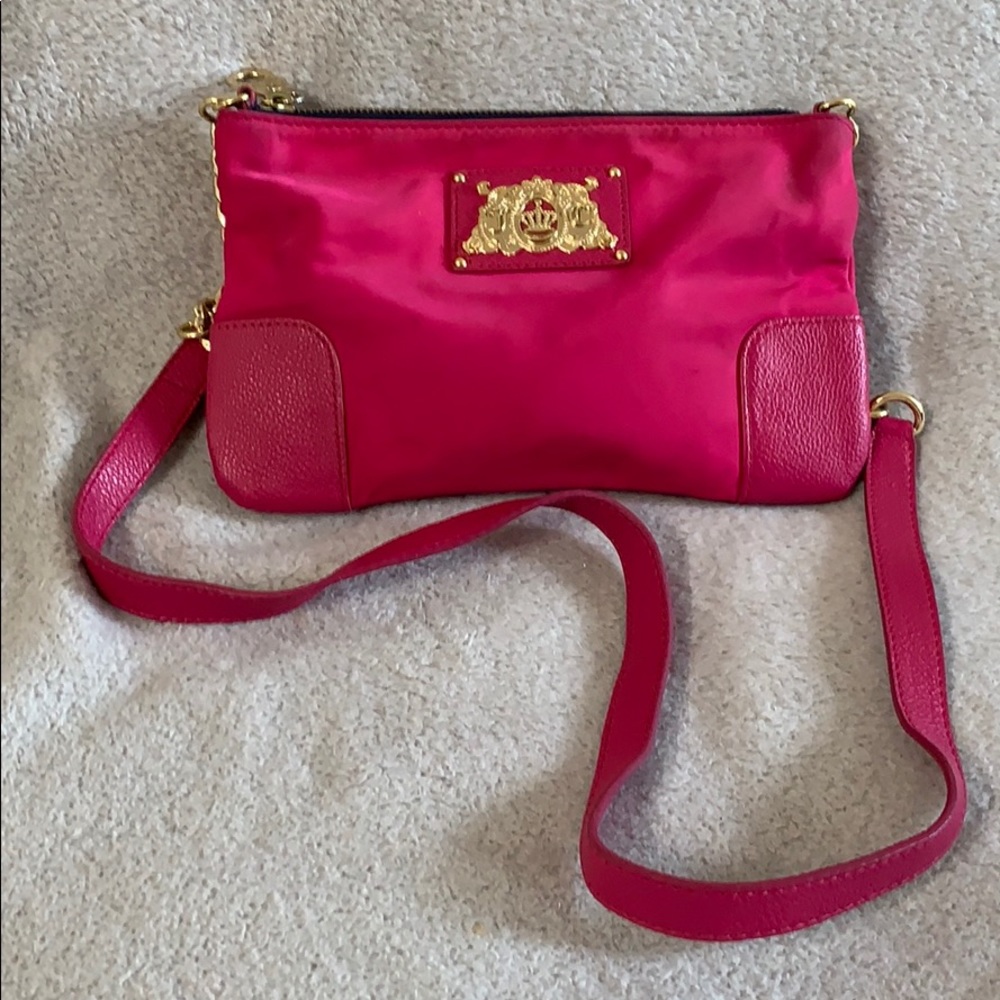Crossbody juicy couture pink bag